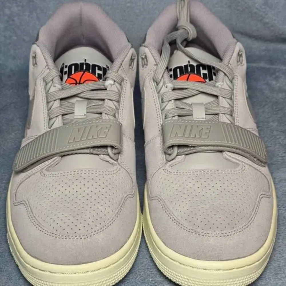 Nike AAF88 Low Medium Grey Mens 12 or Womens 13.5